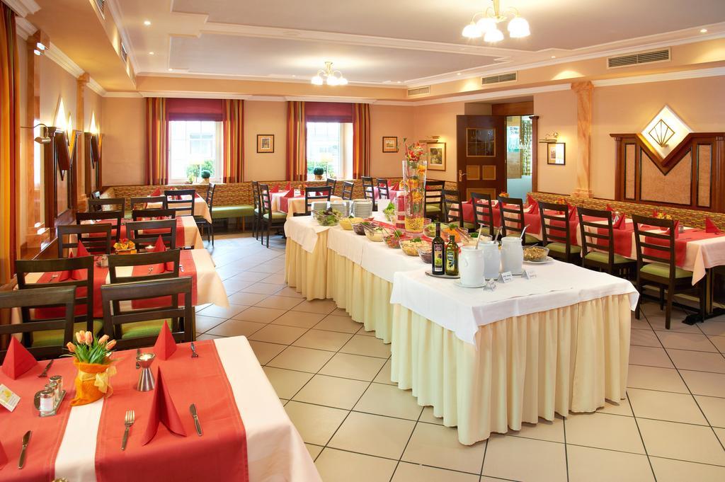 Gasthof Gigl Neustadt an der Donau Bagian luar foto