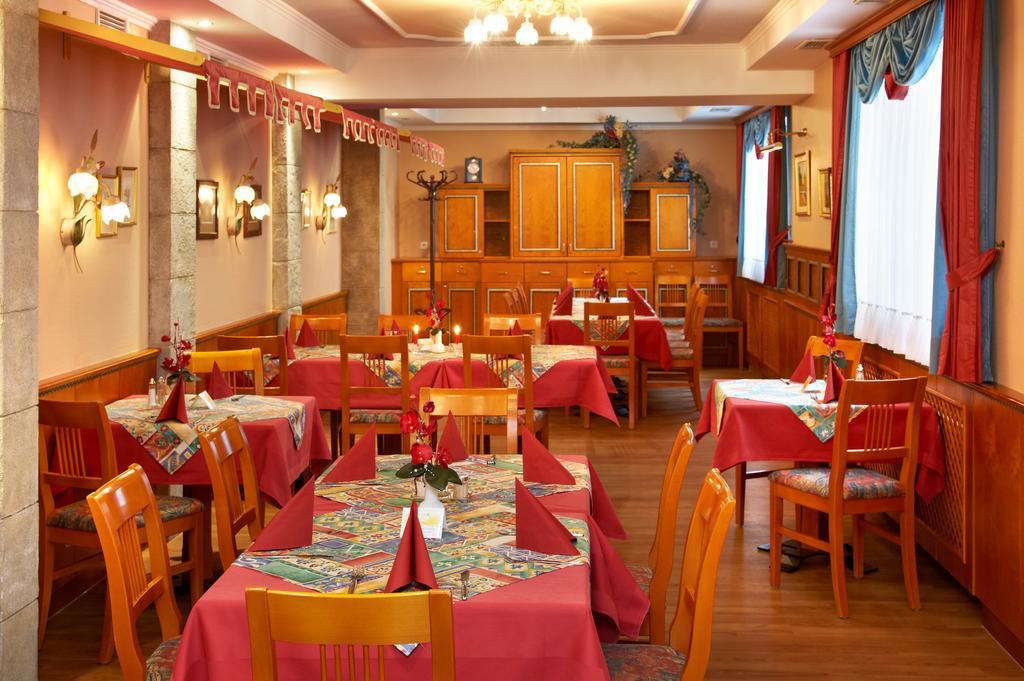 Gasthof Gigl Neustadt an der Donau Bagian luar foto